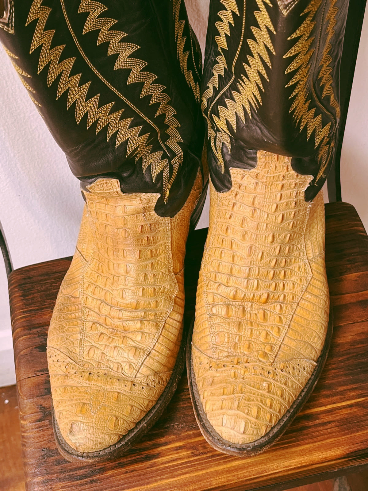 Vintage Custom-Made Alligator Cowboy Boots | Size 11D
